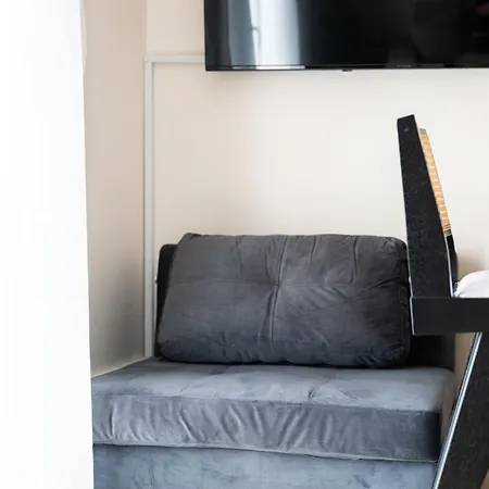 Pomegranate Luxury Penthouse Maisonette With Beautiful Terrace & Free Parking By Binobi ! *